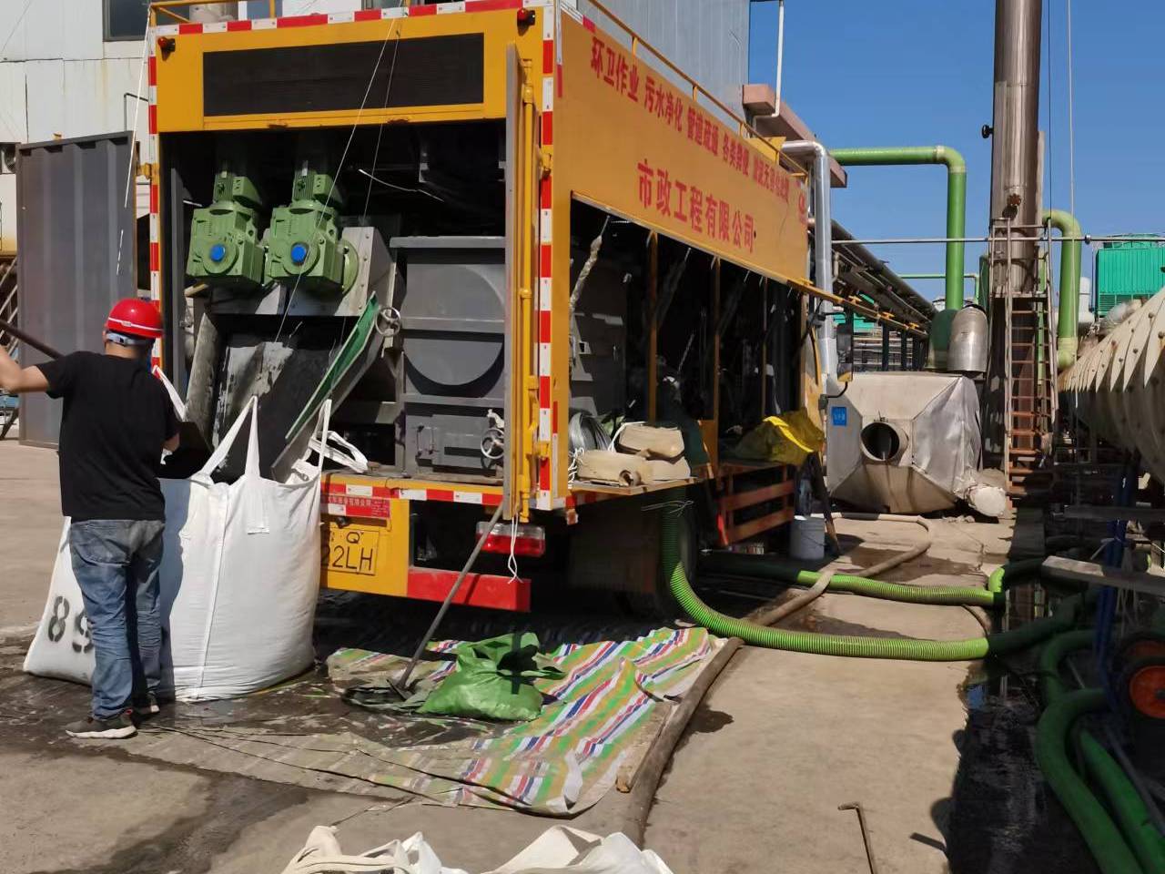 梁山淤泥压干处理